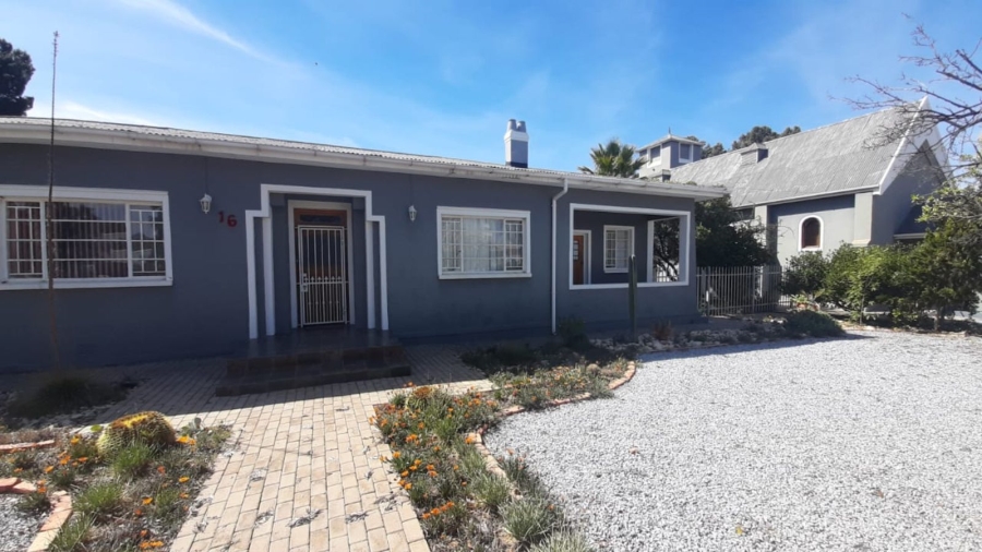 4 Bedroom Property for Sale in Calvinia Northern Cape